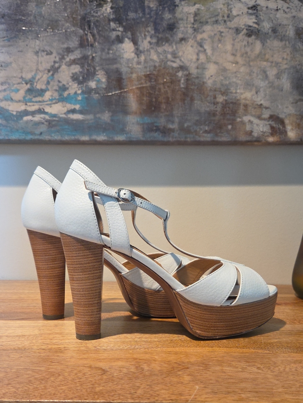 Kay Unger White T-Strap Platform Sandals with Stacked Heel